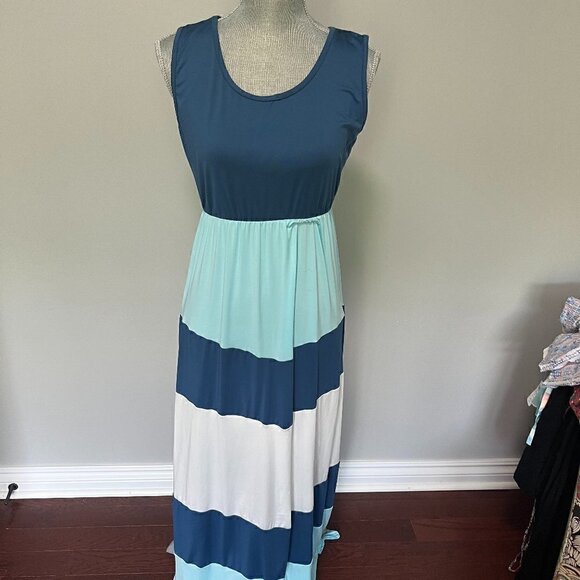 Scoop Neck Wave Striped Maxi Dress NWOT Teal & White Size M - Picture 2 of 3